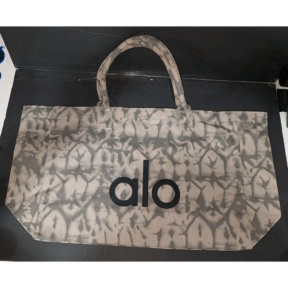 NEW ALO YOGA Gray Tie Dye Large Canvas Tote Bag Gym Travel Carry-on - Picture 7 of 7